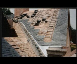 Chantier de tuiles ardoises – Carcassonne – Les charpentiers du Lauragais