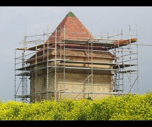 Rénovation de tuiles plates – Foix – Les charpentiers du Lauragais