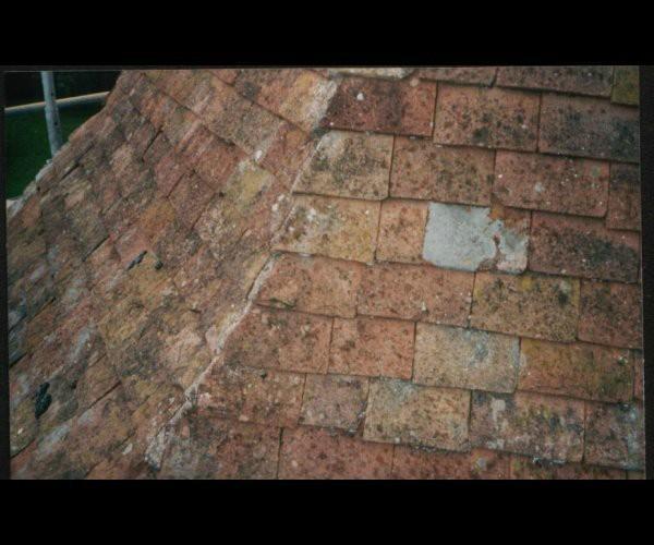 Rénovation toiture ancienne en tuiles ardoises – Foix- Les charpentiers du Lauragais